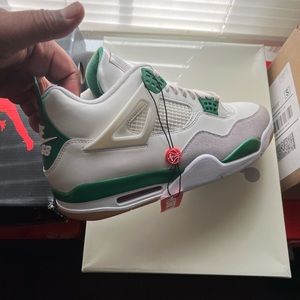 NEW NEW Jordan 4 SB’s Size 12